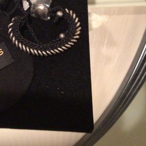 ⬇️Price dropNWOT silver bracelet blk braided expandable wristband(Not for sale)